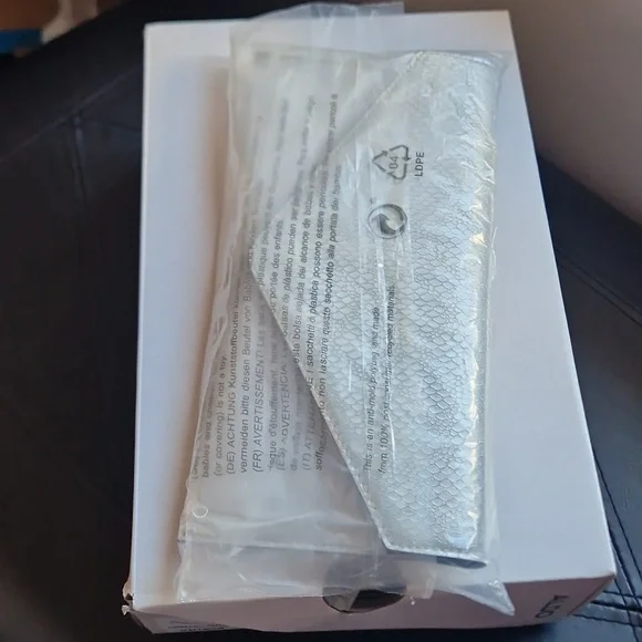 Aldo Elegant Silver Stiletto Heels With Matching Clutch. - Picture 15 of 15